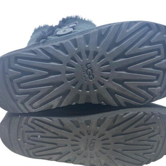 UGG Australia Bailey Button Triplet Sheepskin Boots - Women's 7 - Picture 8 of 14